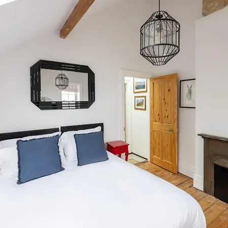 Host & - Ranworth