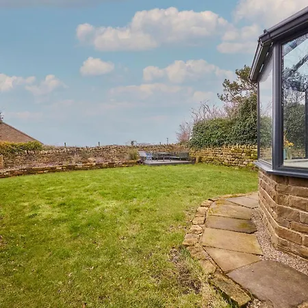Host & - Ranworth * Ravenscar
