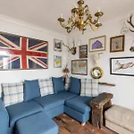 Host & - Ranworth * Ravenscar